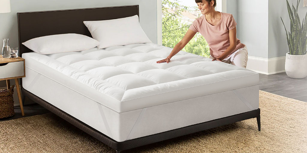 Mattress Toppers vs. Mattress Pads What's the Difference? Bed Story